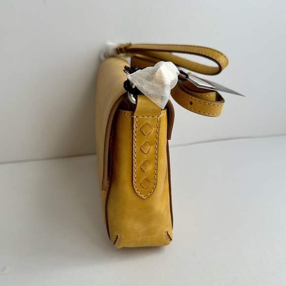 ✨New FRYE Reed Flap Leather Crossbody Bag Sunflower - Picture 6 of 11